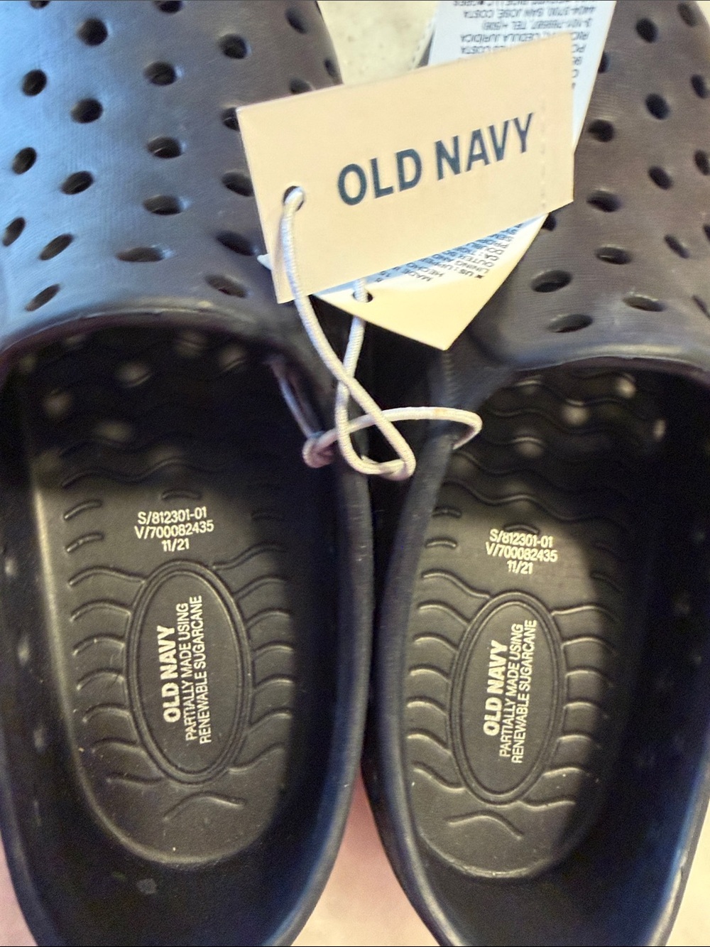 Old Navy Navy Perforated Slip-On Loafers - Picture 3 of 4
